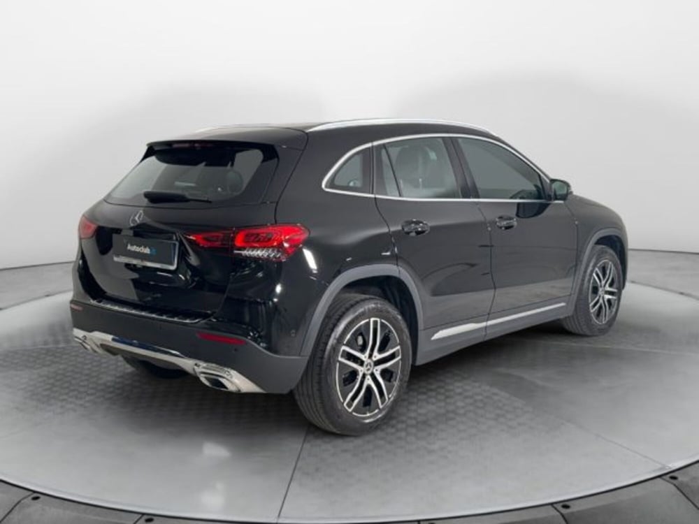Mercedes-Benz GLA SUV nuova a Modena (2)