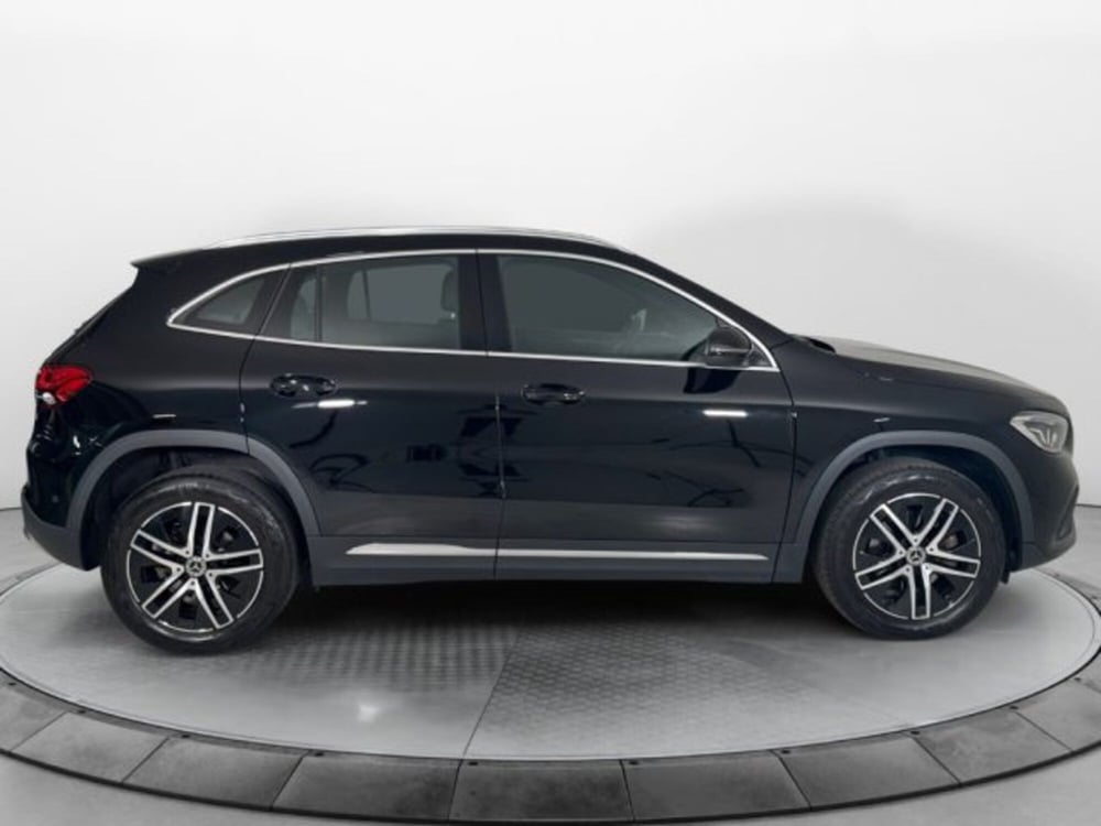 Mercedes-Benz GLA SUV nuova a Modena (4)
