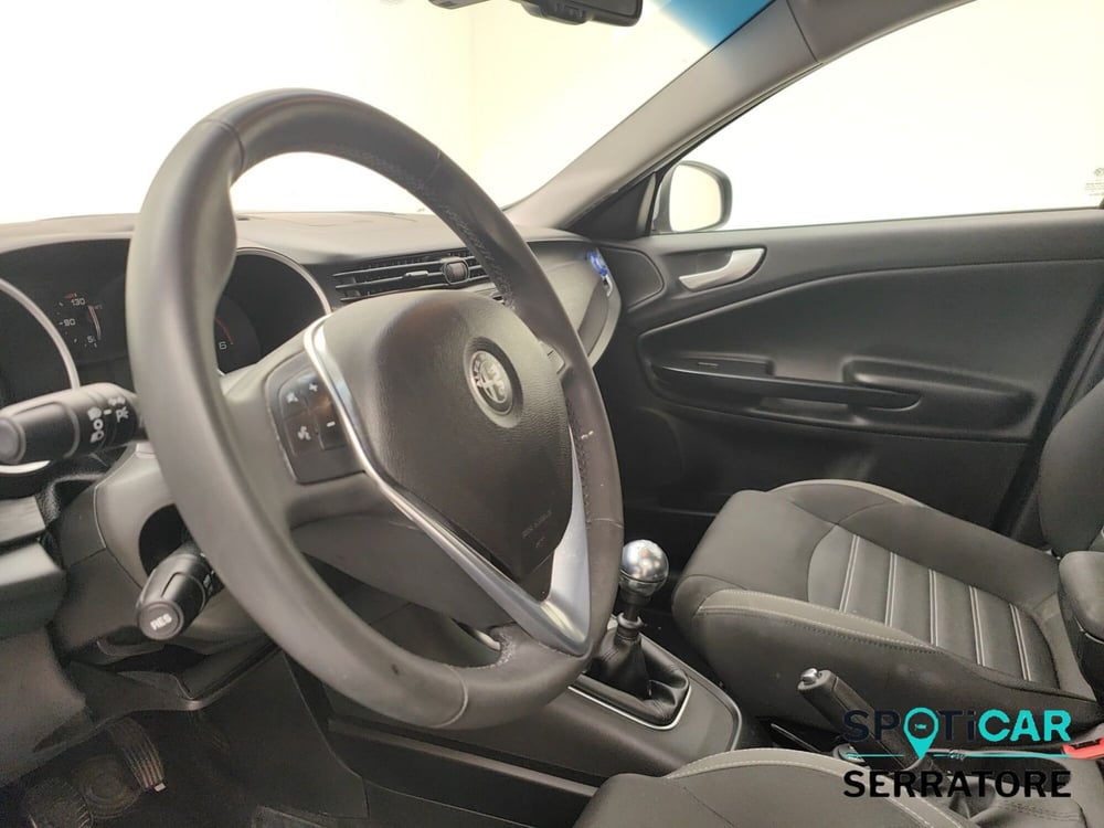 Alfa Romeo Giulietta usata a Como (7)