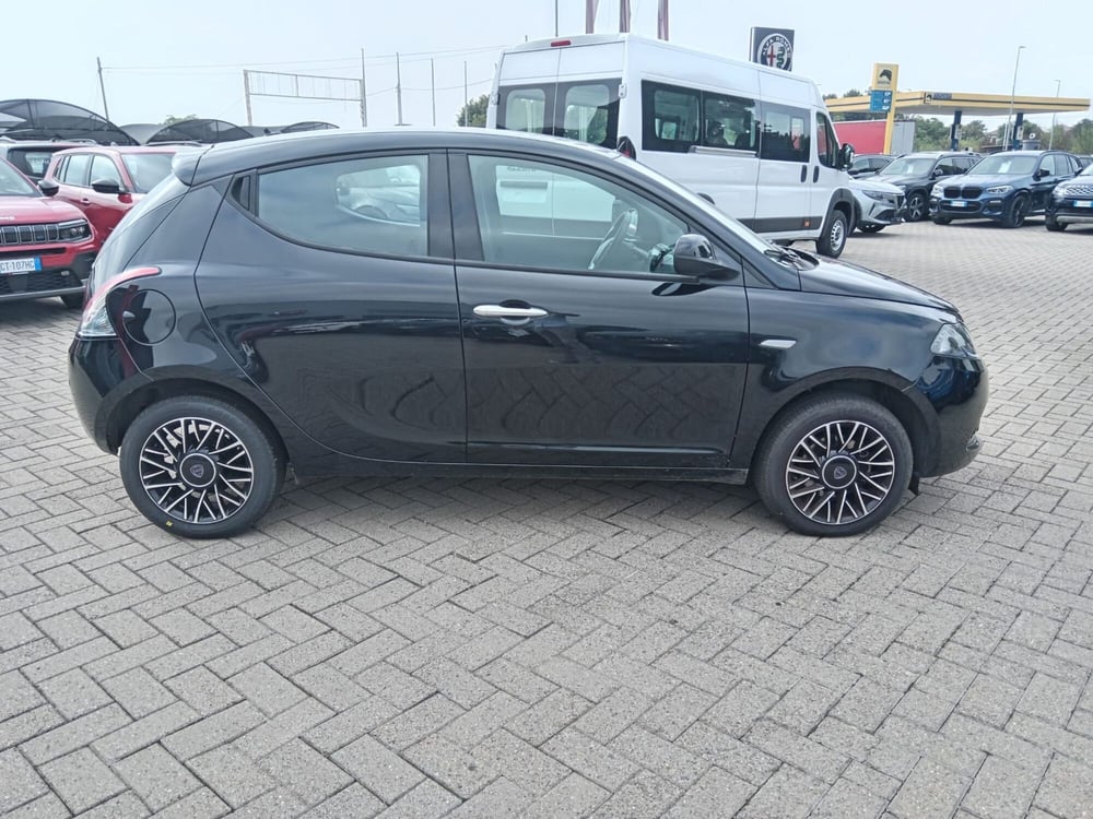 Lancia Ypsilon usata a Alessandria (5)