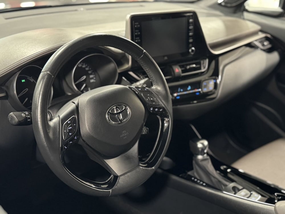 Toyota Toyota C-HR usata a Brescia (9)