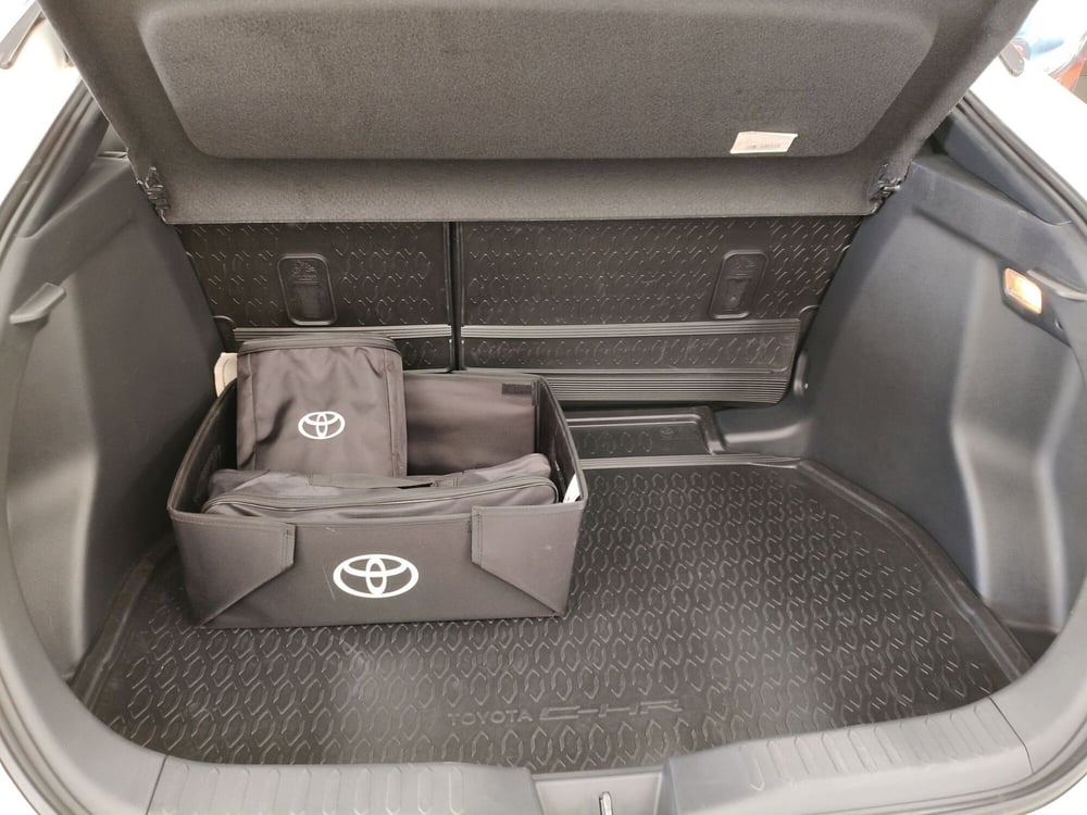 Toyota Toyota C-HR usata a Roma (9)