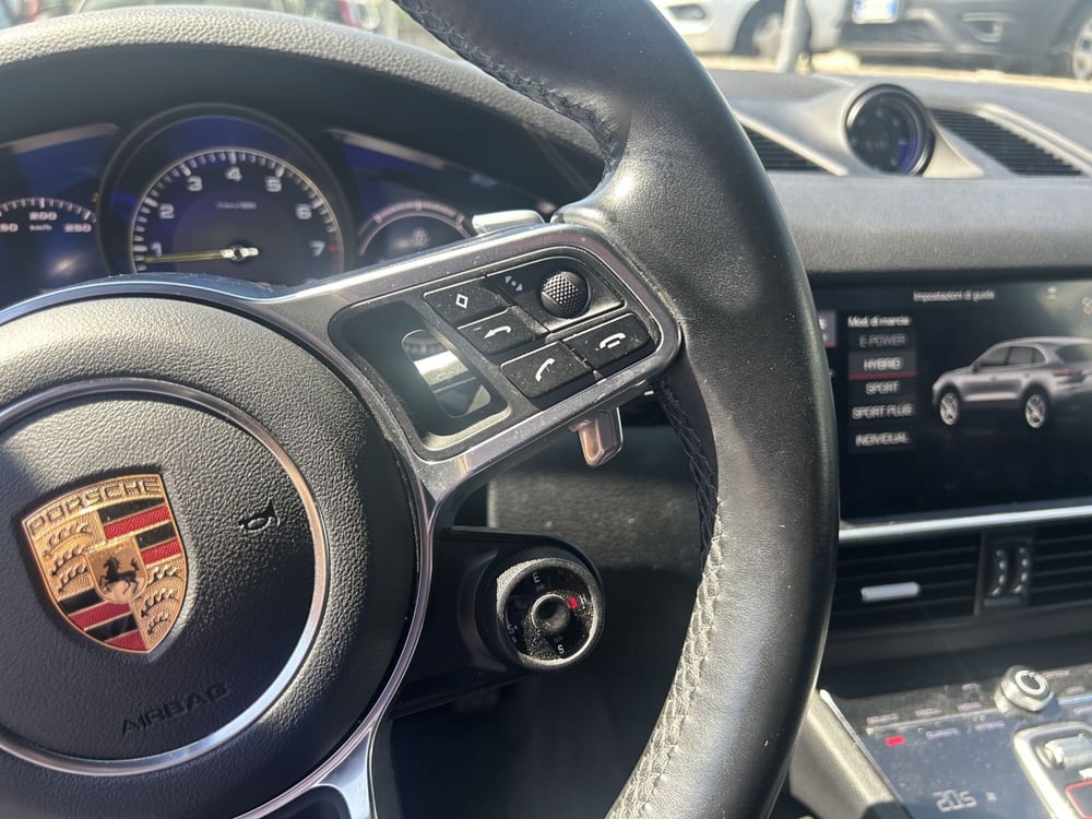 Porsche Cayenne usata a La Spezia (11)