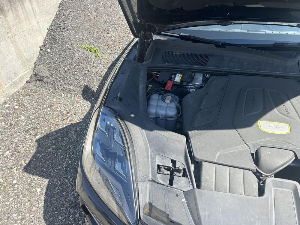 Porsche Cayenne usata a La Spezia (16)