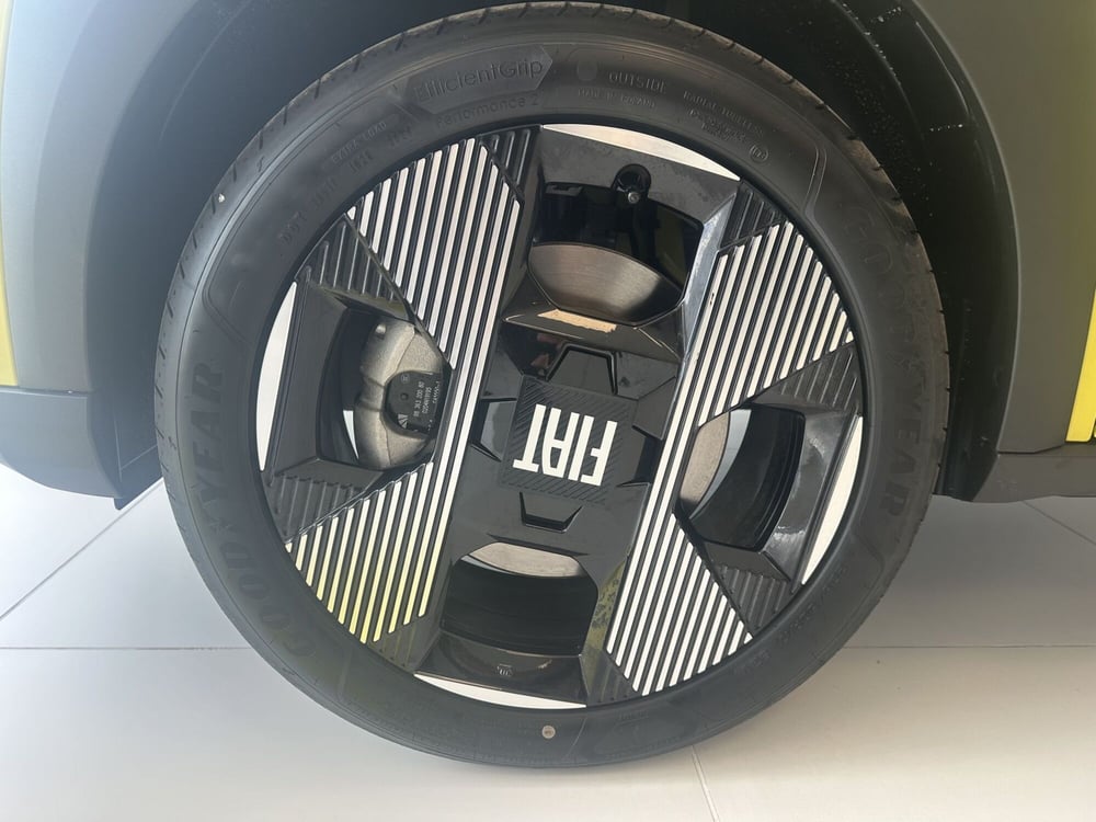 Fiat Grande Panda nuova a Milano (12)