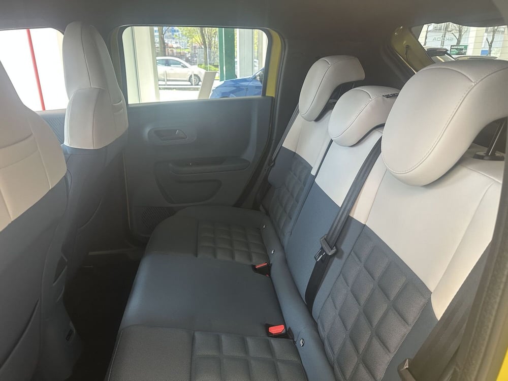 Fiat Grande Panda nuova a Milano (17)
