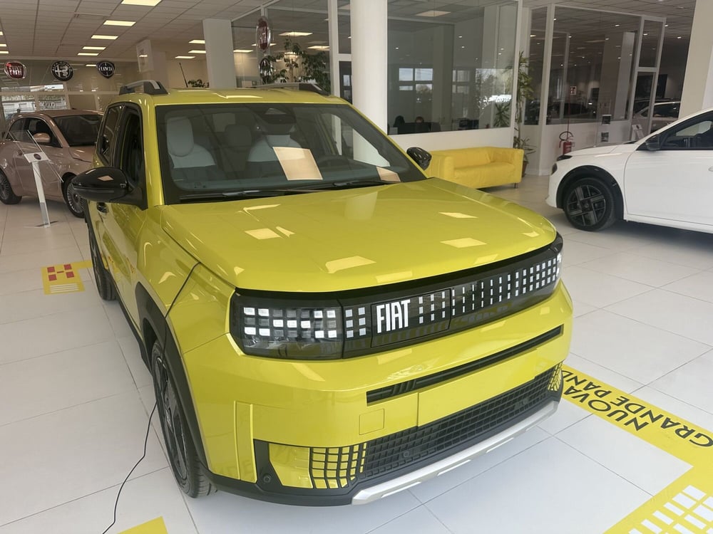 Fiat Grande Panda nuova a Milano (3)
