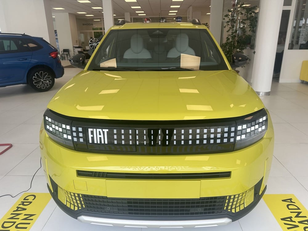 Fiat Grande Panda nuova a Milano (4)