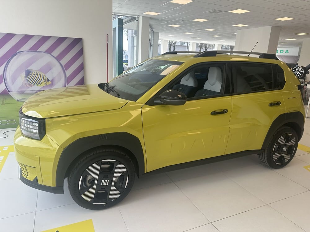 Fiat Grande Panda nuova a Milano (5)