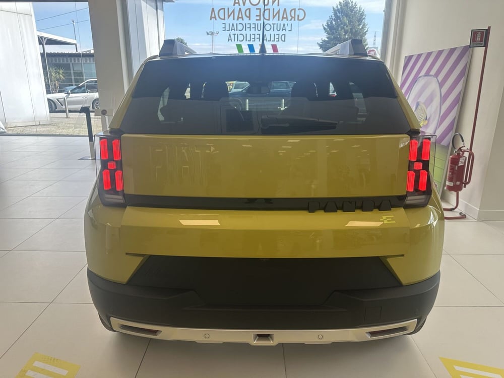 Fiat Grande Panda nuova a Milano (7)