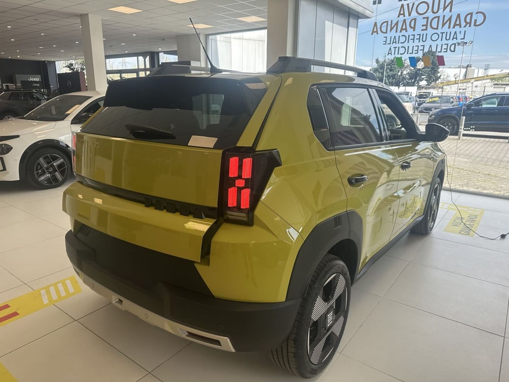 Fiat Grande Panda nuova a Milano (8)