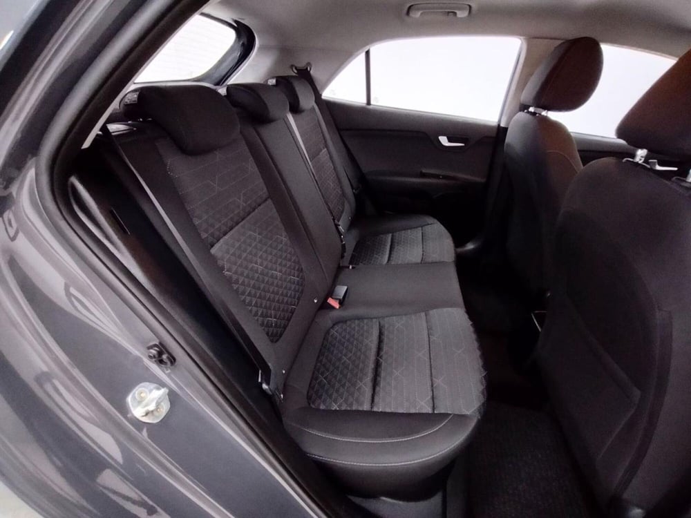 Kia Rio usata a Como (5)