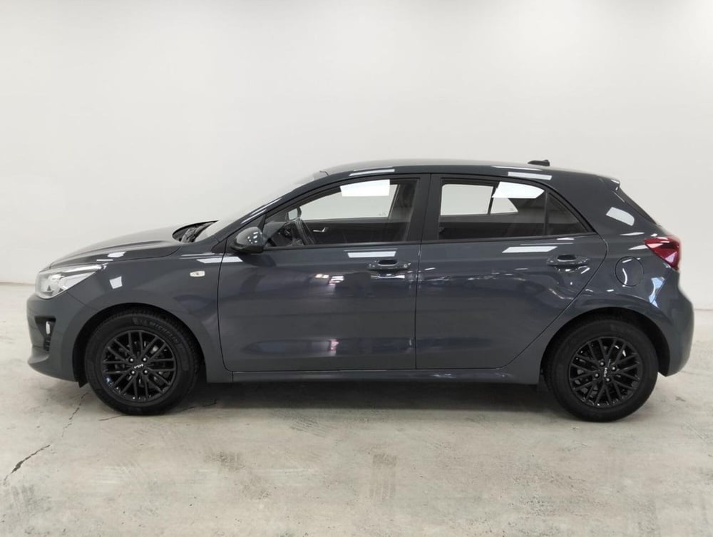 Kia Rio usata a Como (8)