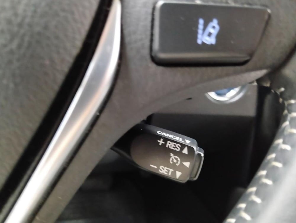 Toyota Auris usata a Como (11)