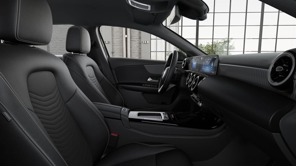Mercedes-Benz Classe A nuova a Milano (7)