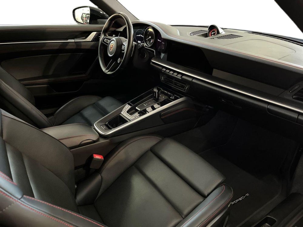 Porsche 911 Coupé usata a Bari (9)
