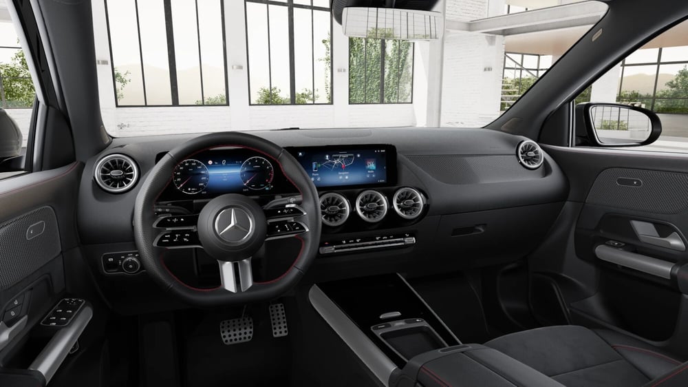 Mercedes-Benz GLA SUV nuova a Milano (8)