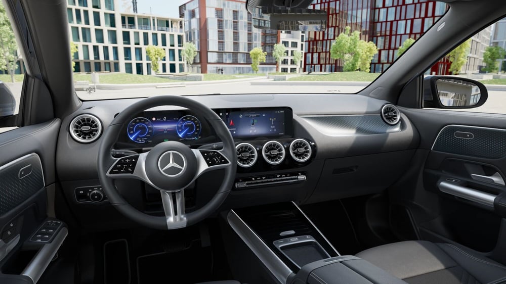 Mercedes-Benz EQA nuova a Milano (8)