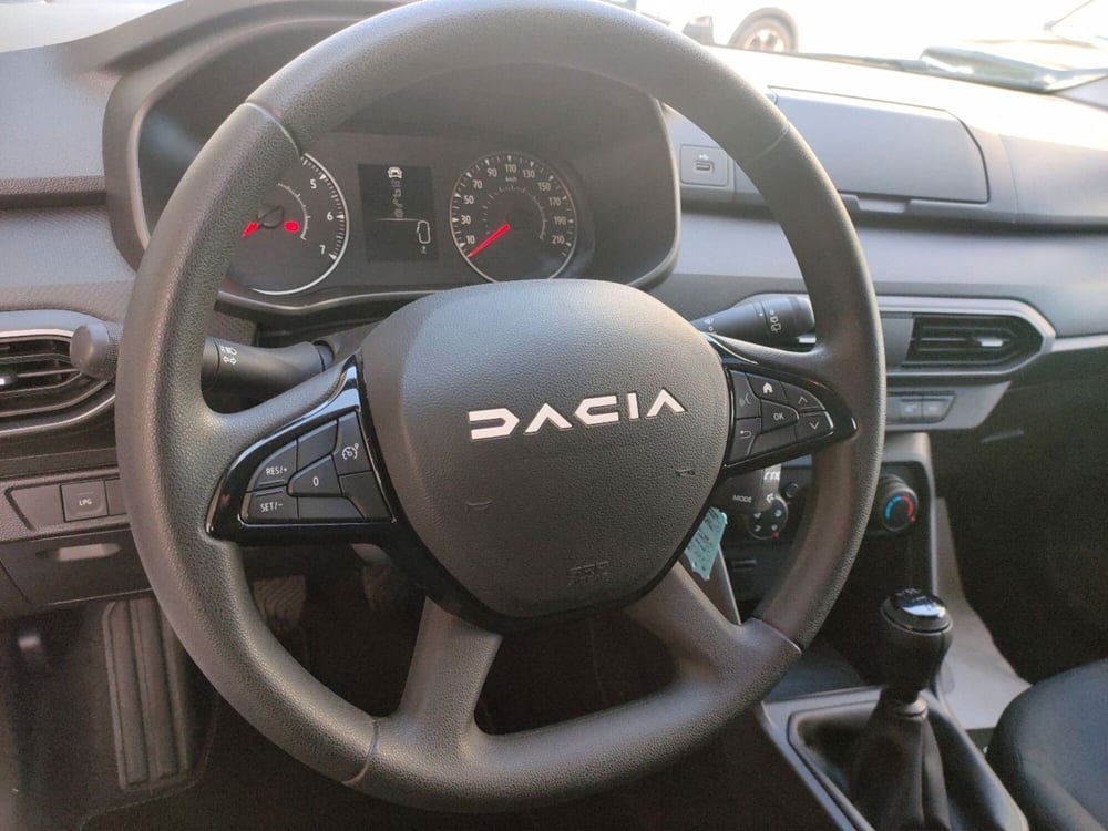 Dacia Jogger usata a Chieti (8)