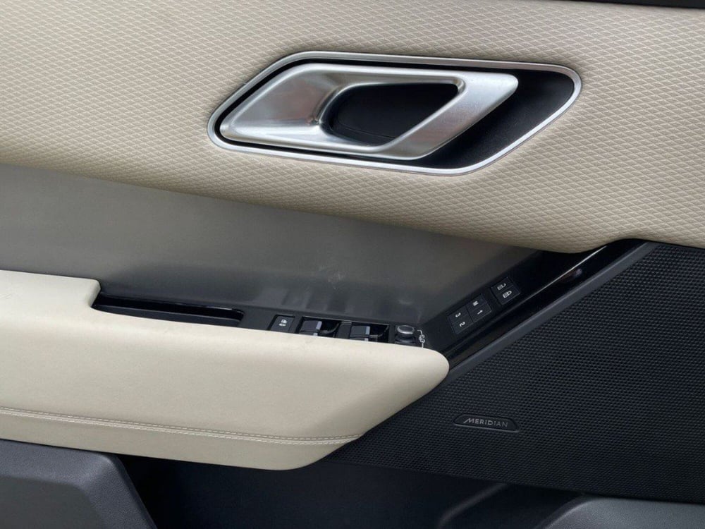 Land Rover Range Rover Velar usata a Macerata (17)