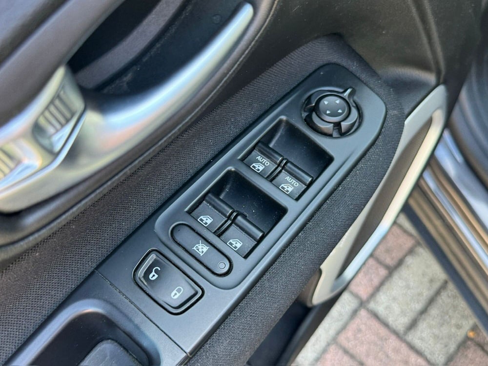 Jeep Renegade usata a Pavia (13)