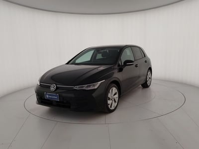 Volkswagen Golf 2.0 TDI SCR Life del 2024 usata a Massa