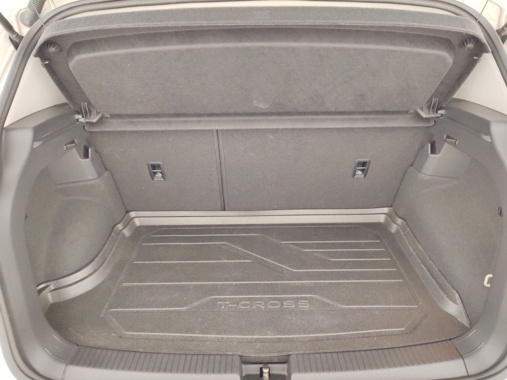Volkswagen T-Cross usata a Massa-Carrara (16)