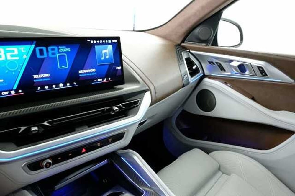 BMW XM usata a Mantova (11)