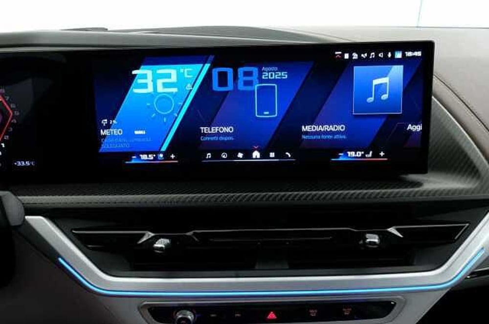 BMW XM usata a Mantova (19)