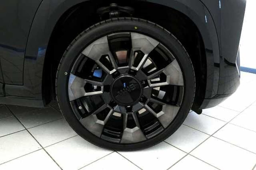 BMW XM usata a Mantova (9)
