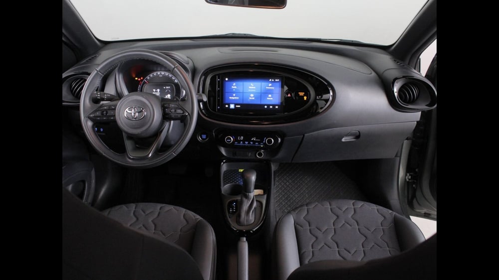 Toyota Aygo X usata a Palermo (8)