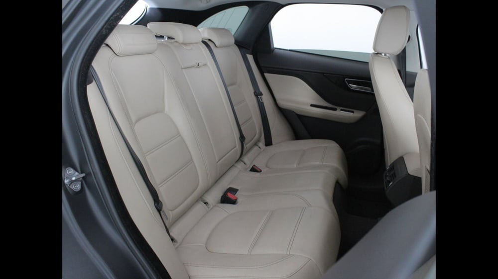 Jaguar F-Pace usata a Palermo (7)
