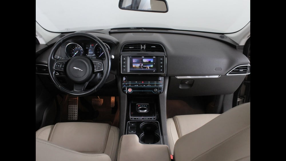 Jaguar F-Pace usata a Palermo (8)