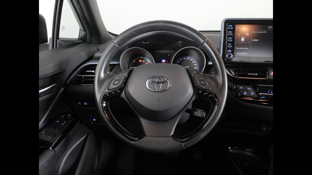 Toyota Toyota C-HR usata a Palermo (10)