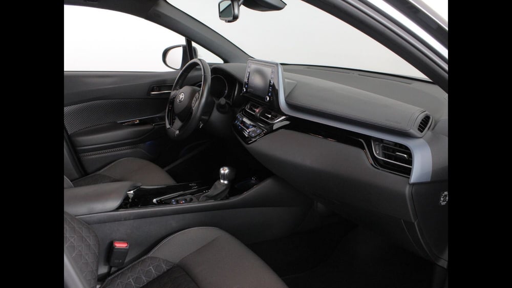 Toyota Toyota C-HR usata a Palermo (6)