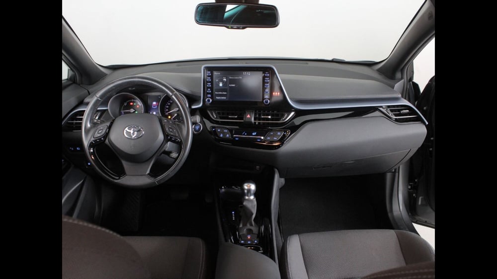 Toyota Toyota C-HR usata a Palermo (9)