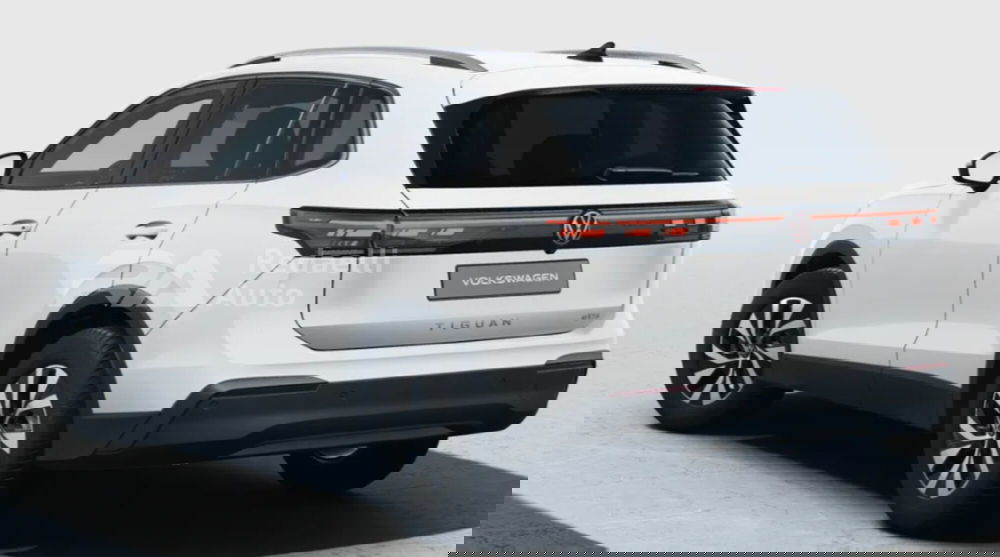Volkswagen Tiguan nuova a Lecco (3)