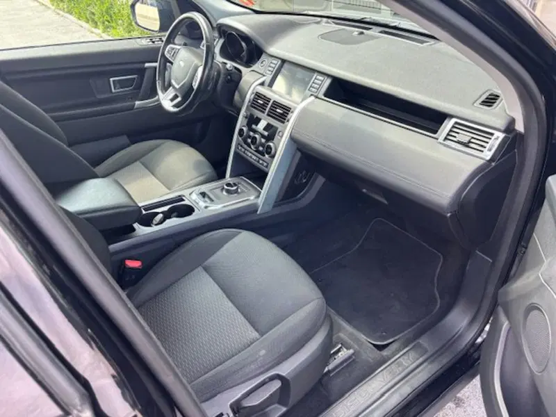 Land Rover Discovery Sport usata a Pesaro-Urbino (3)