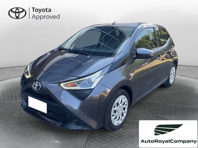 Toyota Aygo Connect 1.0 VVT-i 72 CV 5 porte x-play del 2021 usata a Roma