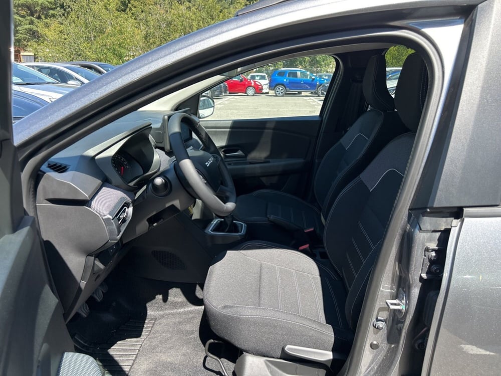 Dacia Jogger nuova a Latina (12)