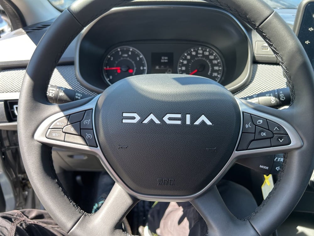 Dacia Jogger nuova a Latina (14)