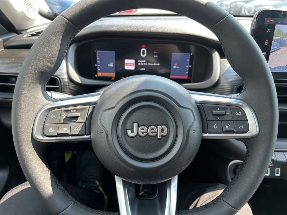 Jeep Avenger nuova a Roma (14)
