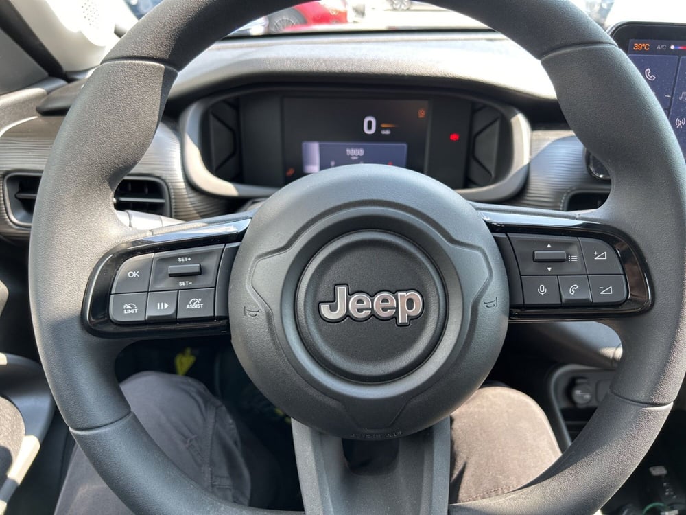 Jeep Avenger nuova a Roma (14)