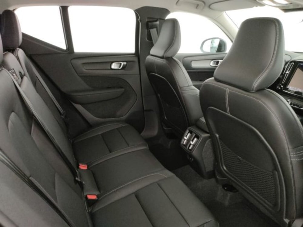 Volvo XC40 nuova a Modena (10)