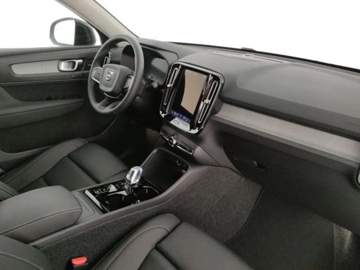 Volvo XC40 nuova a Modena (11)