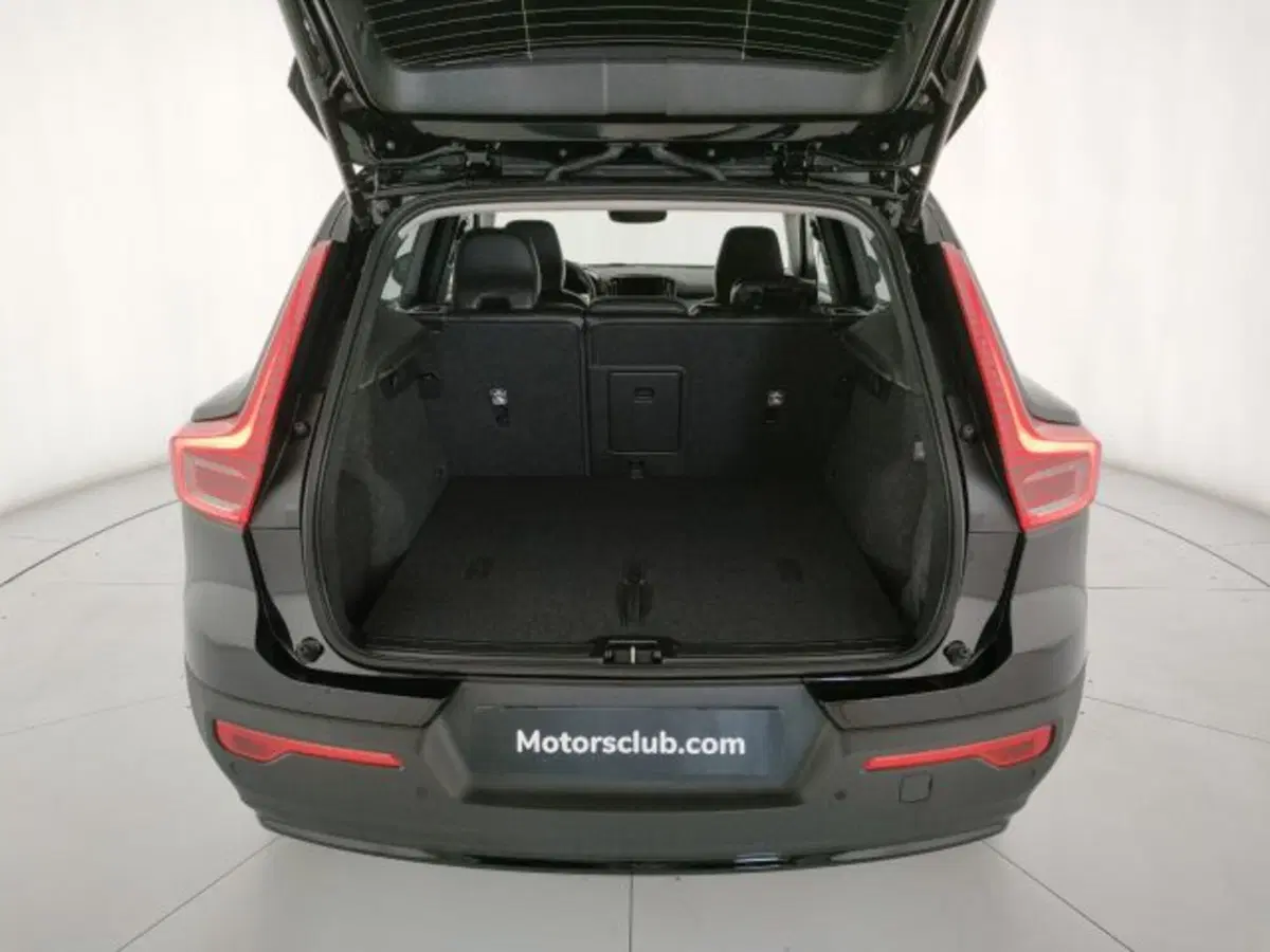 Volvo XC40 nuova a Modena (16)