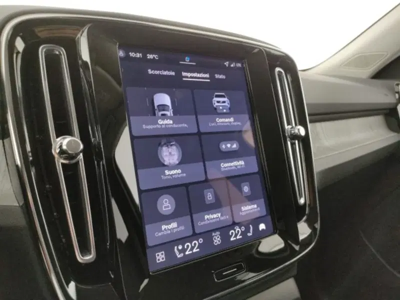 Volvo XC40 nuova a Modena (17)