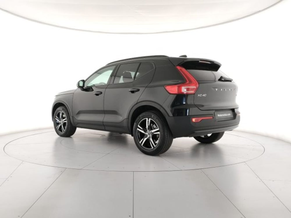 Volvo XC40 nuova a Modena (3)