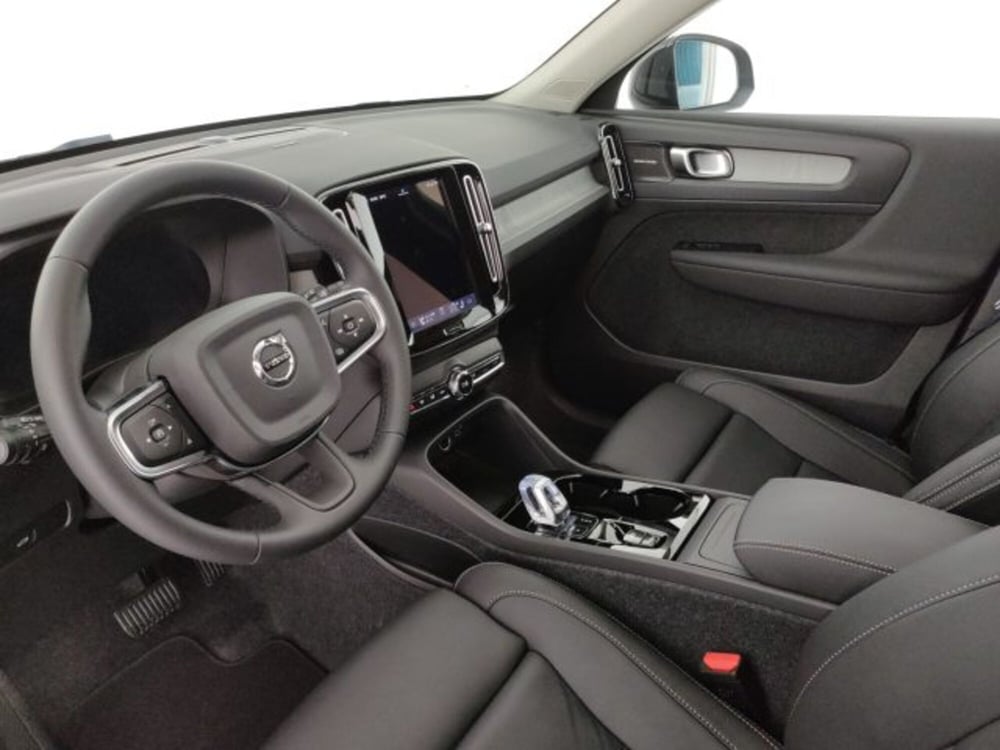 Volvo XC40 nuova a Modena (8)