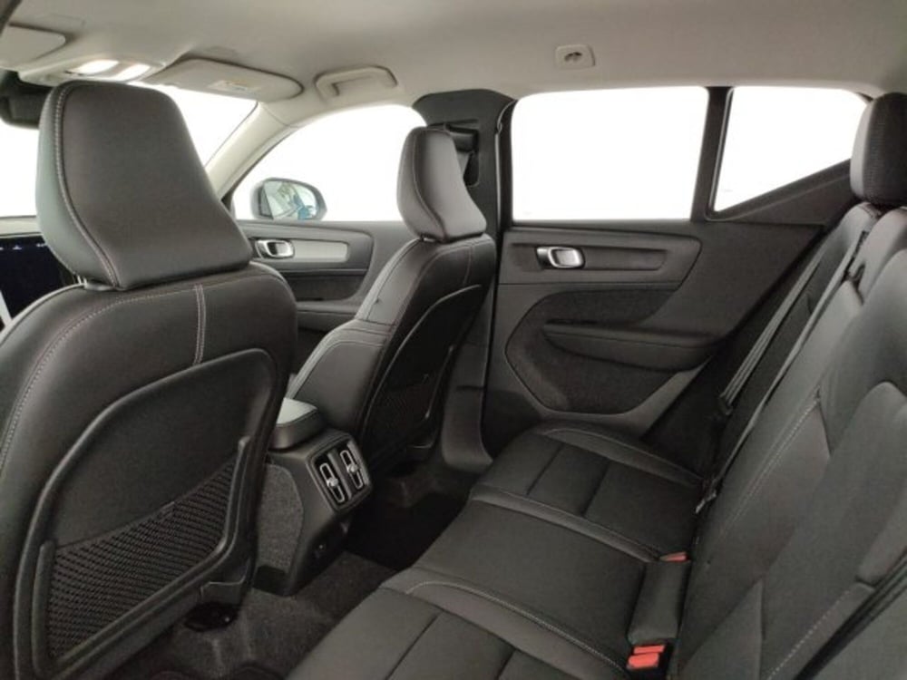 Volvo XC40 nuova a Modena (9)